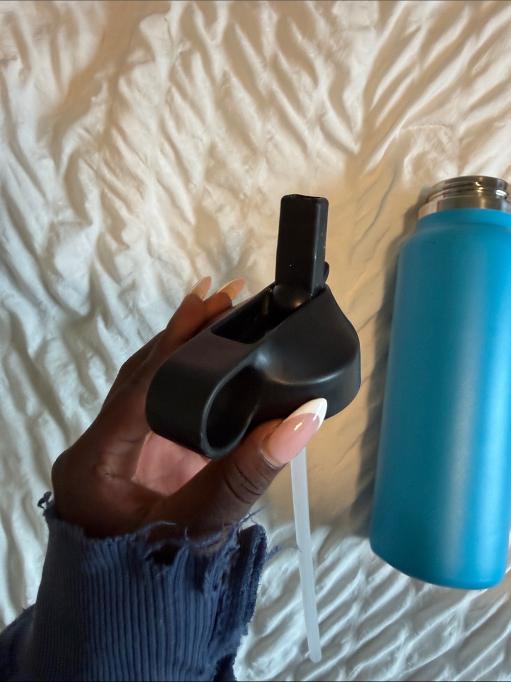 Unisex Hydro Flask Blue 40 oz Waterbottle - Picture 3 of 6